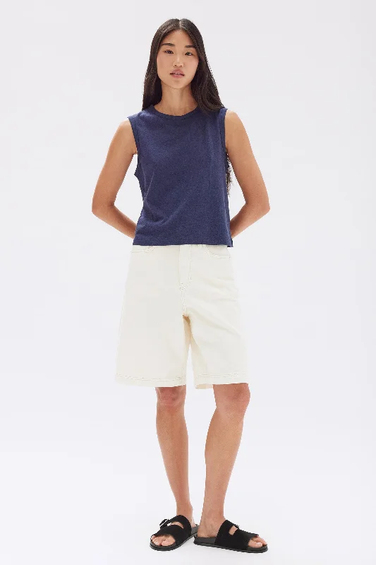Score Big Savings Today!Relaxed Denim Short