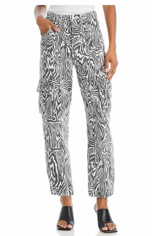 The Best Deals Won’t Wait!The Curbside Cargo Flood Ankle Jeans In Hoofinit