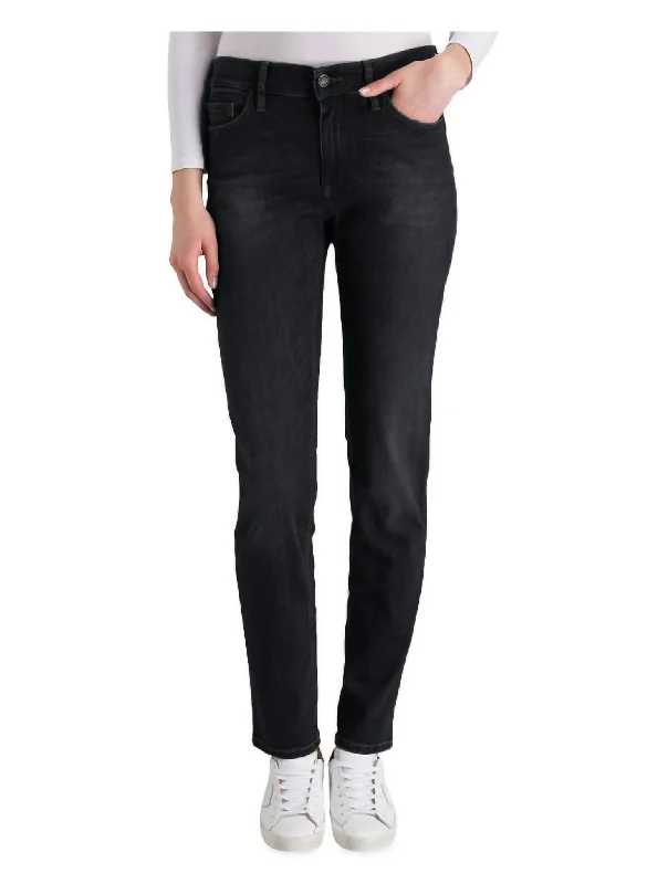 Best Offers of the Month!Vic 7/8 Black Jeans