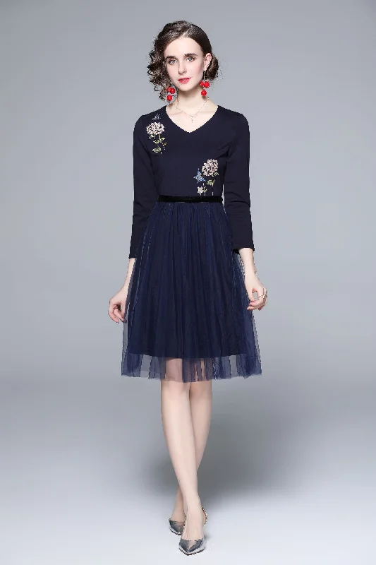 Get It Before It’s Gone!Navy Day A-line V-neck 3/4 Sleeves Knee Dress