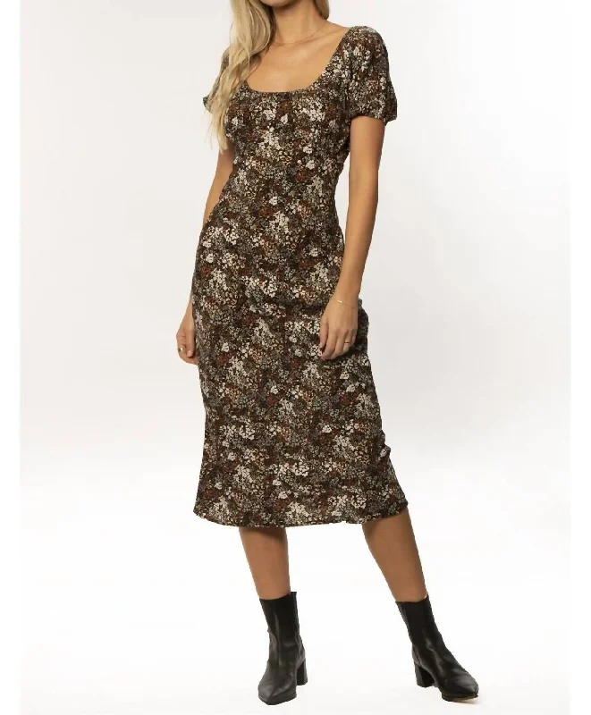 Your Exclusive Offer Awaits!Floral Fitted Midi Dress