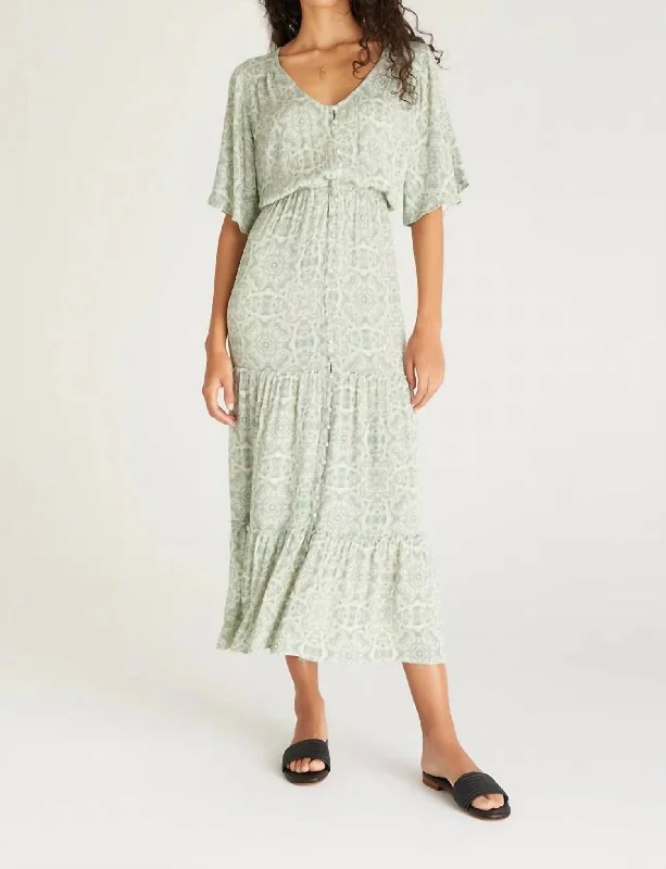 Flash Deals – Act Quickly!Shanna Medallion Midi Dress In Tropical Teal