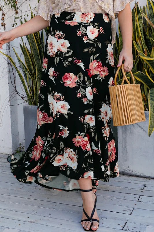 Save Like Never Before!Plus Size Floral High-Rise Skirt
