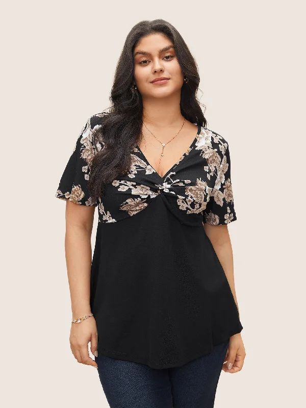 Snag the Best Prices Now!Floral Twist Front Asymmetrical Hem T-shirt